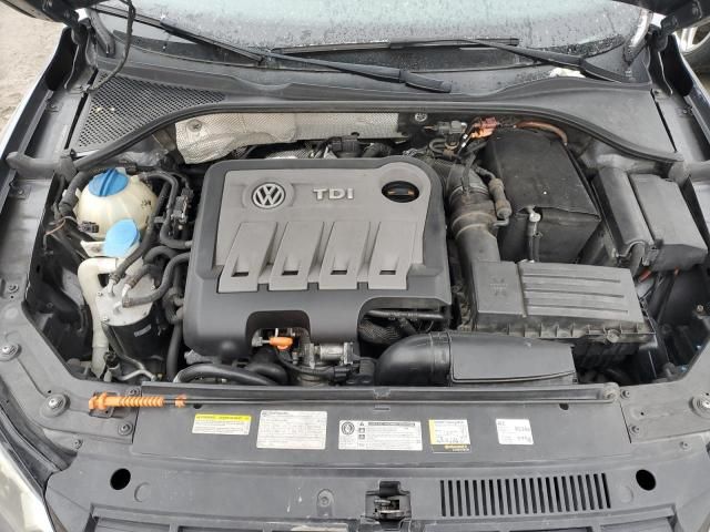 2013 Volkswagen Passat SE