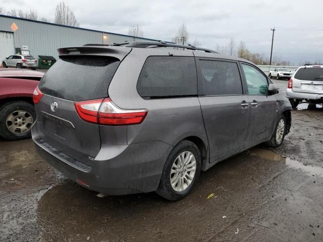 2016 Toyota Sienna XLE