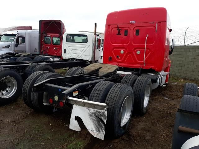 2011 Freightliner Cascadia 113