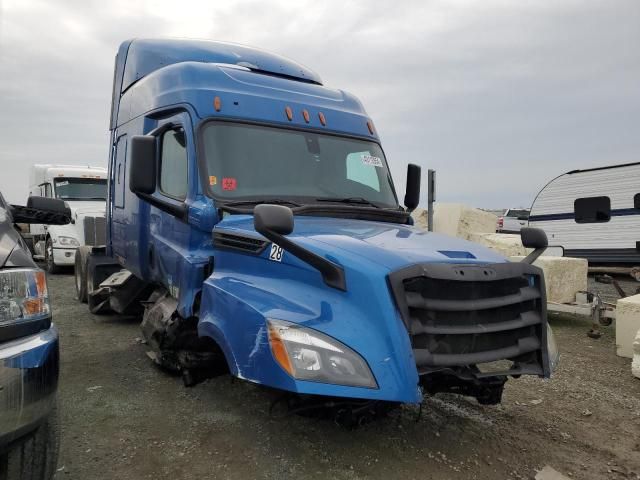 2018 Freightliner Cascadia 126