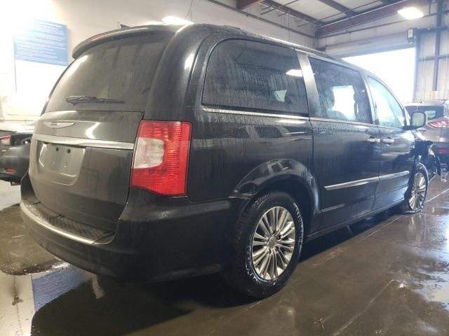 2013 Chrysler Town & Country Touring L