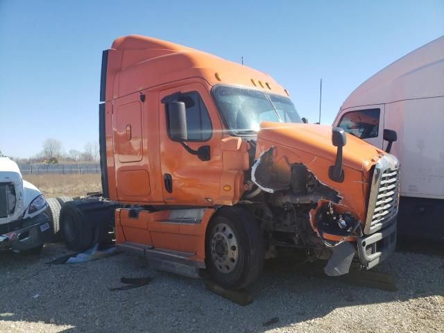 2012 Freightliner Cascadia 113