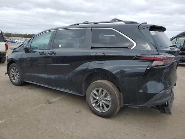 2023 Toyota Sienna LE