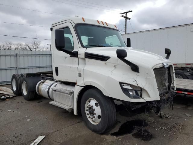 2020 Freightliner Cascadia 126