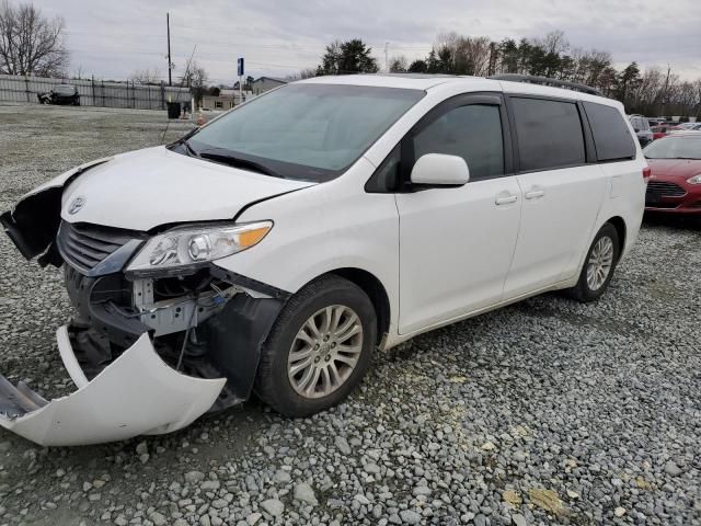 2013 Toyota Sienna XLE