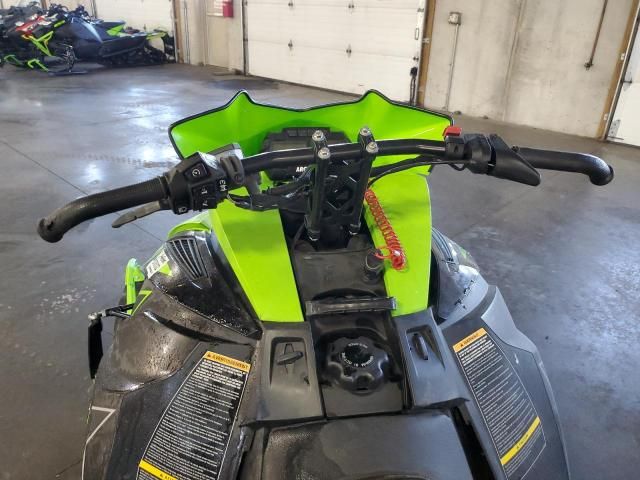 2023 Arctic Cat Riot