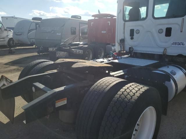 2015 Freightliner Cascadia 113