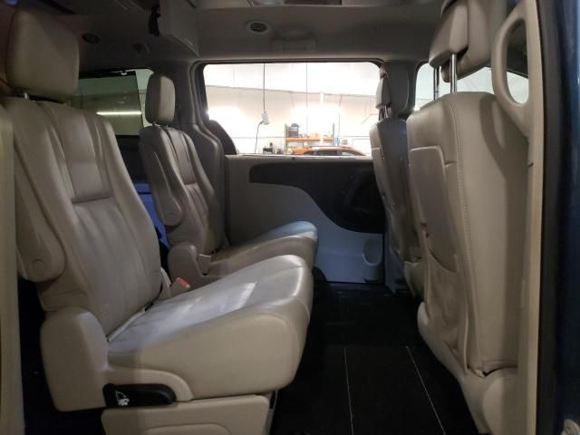 2011 Chrysler Town & Country Touring L