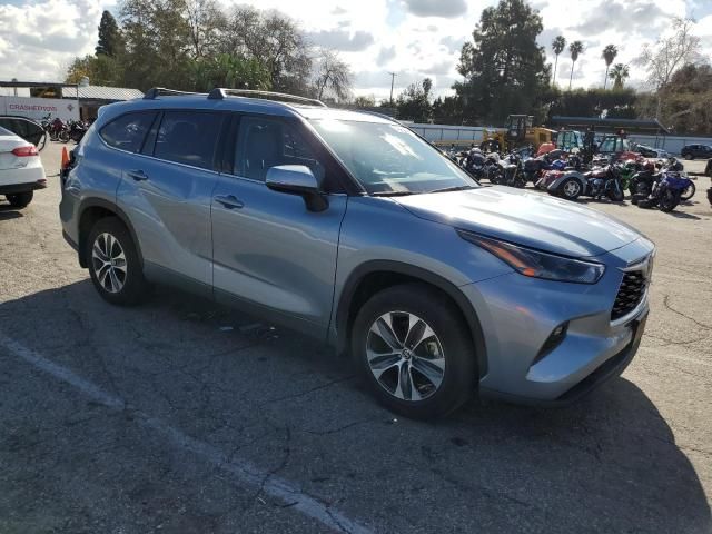 2022 Toyota Highlander XLE