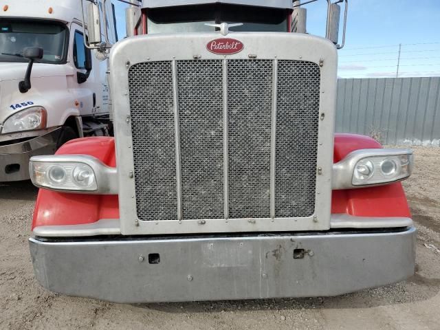 2015 Peterbilt 388