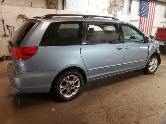 2004 Toyota Sienna XLE