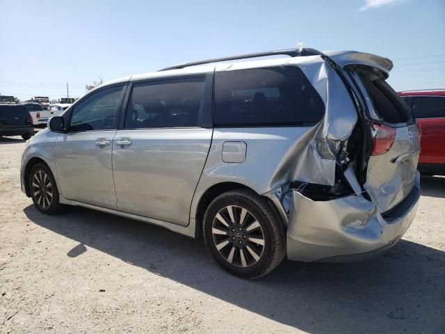 2020 Toyota Sienna XLE