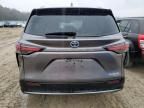 2022 Toyota Sienna Limited