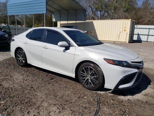 2022 Toyota Camry SE