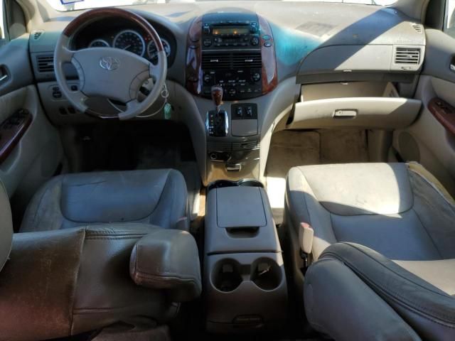 2005 Toyota Sienna XLE