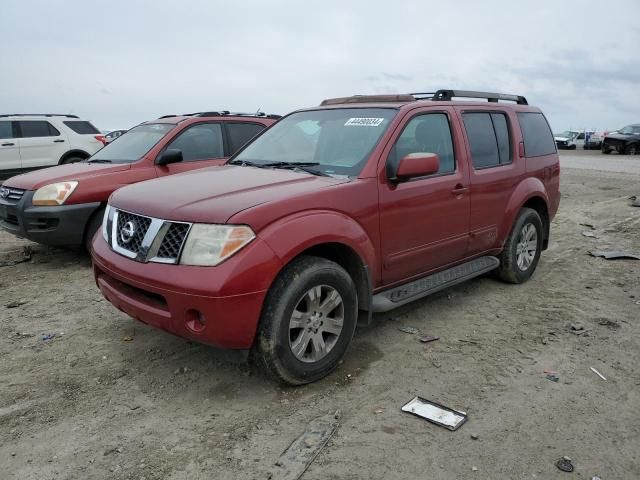 2005 Nissan Pathfinder LE