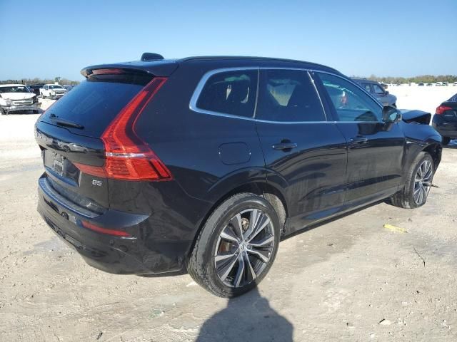 2022 Volvo XC60 B5 Momentum