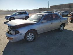 Vehiculos salvage en venta de Copart Fredericksburg, VA: 1995 Toyota Camry LE