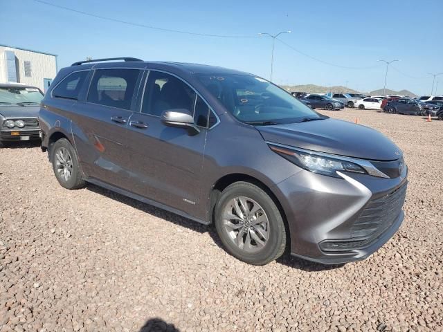 2021 Toyota Sienna LE