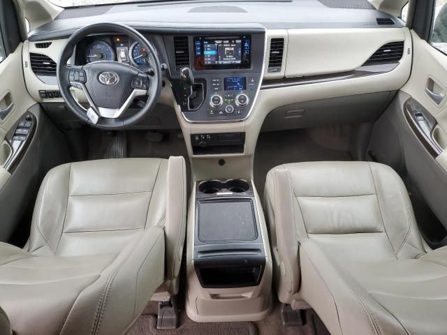 2017 Toyota Sienna XLE