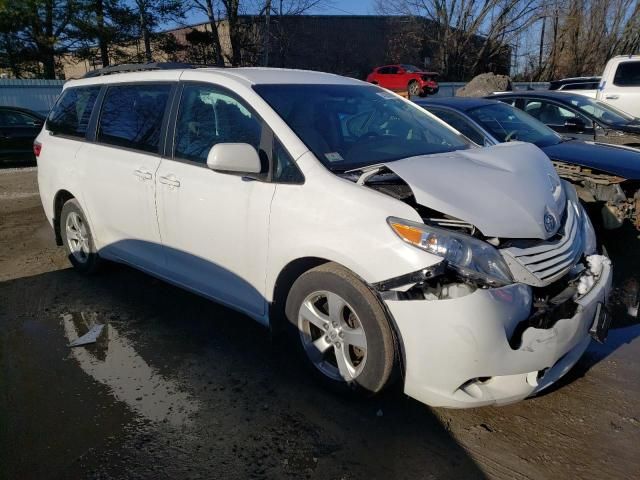 2017 Toyota Sienna LE