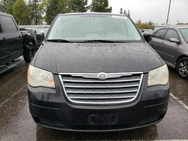 2010 Chrysler Town & Country LX