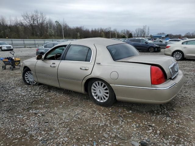 2005 Lincoln Town Car Signature Limited