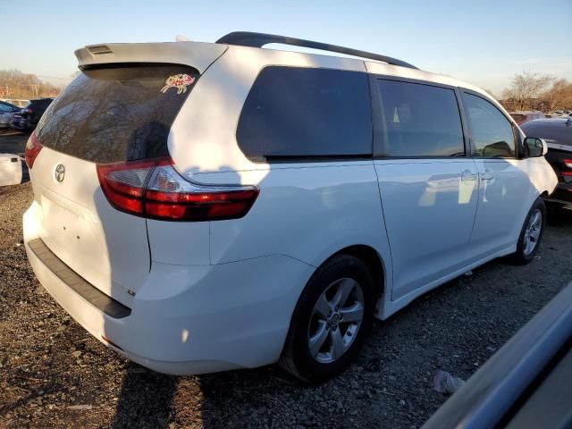 2018 Toyota Sienna LE