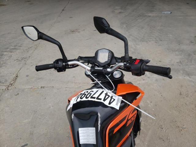 2021 KTM 200 Duke