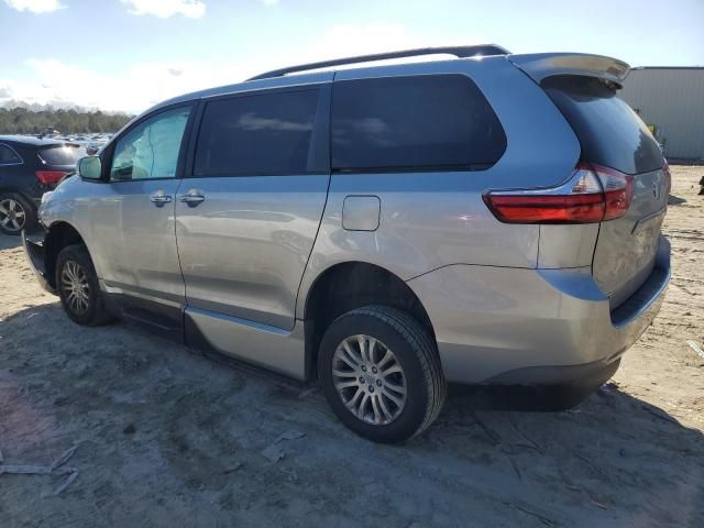 2017 Toyota Sienna XLE