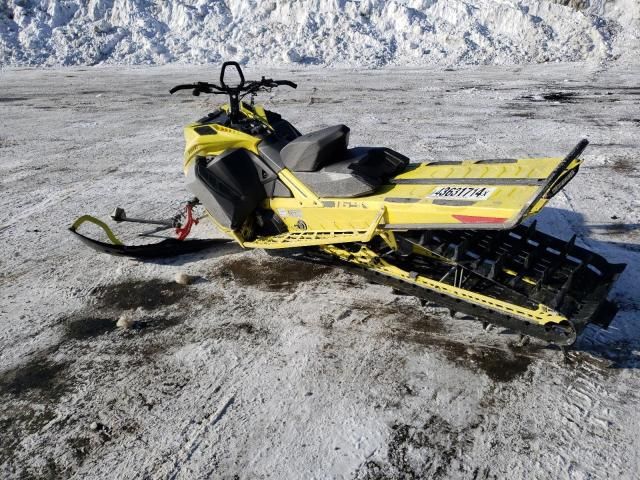 2020 Skidoo Summit X 8