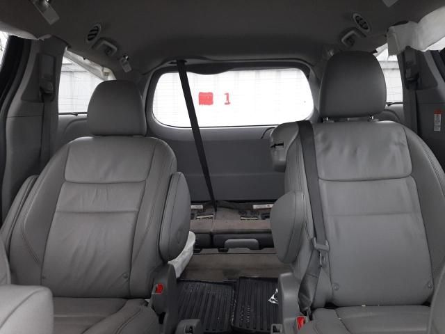 2018 Toyota Sienna XLE