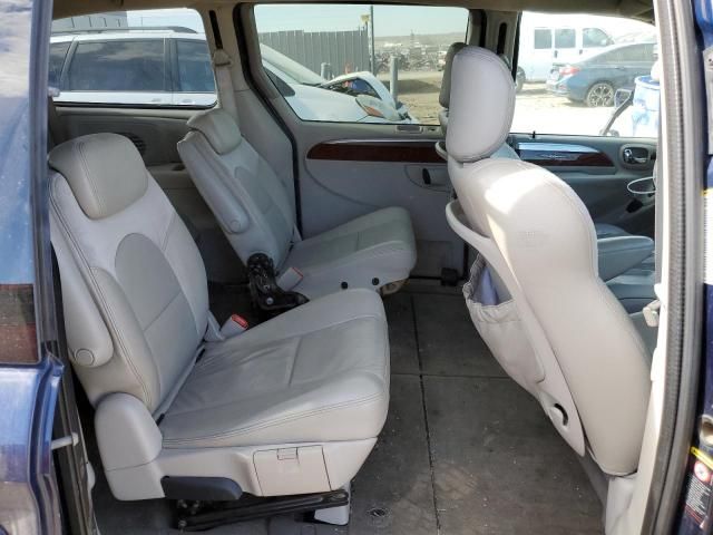 2005 Chrysler Town & Country Limited