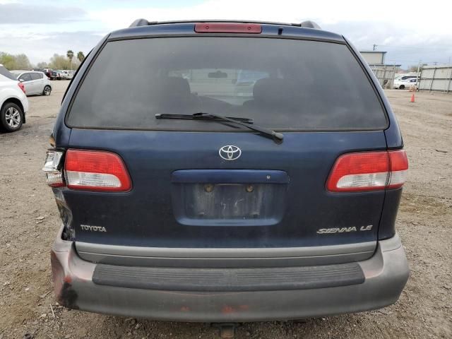 2001 Toyota Sienna LE