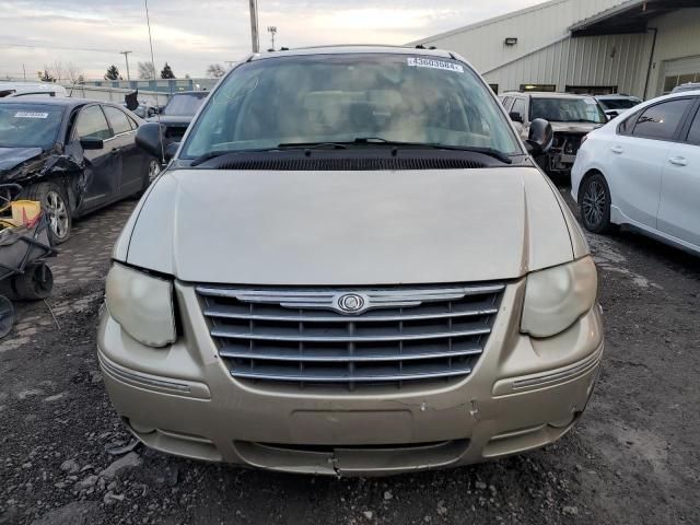 2005 Chrysler Town & Country Limited