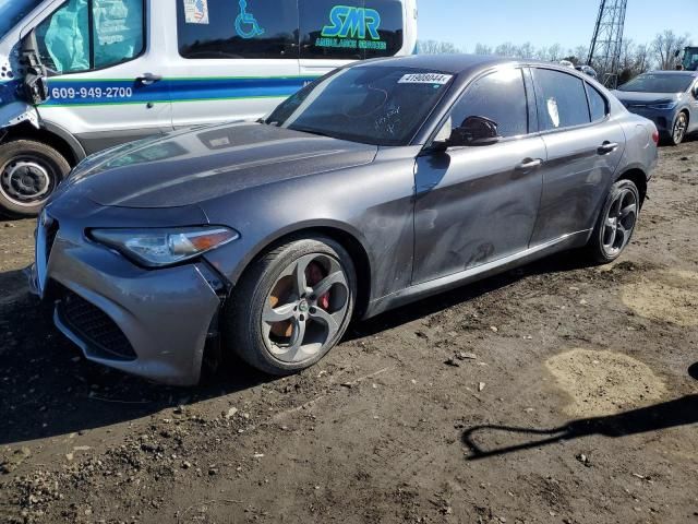 2018 Alfa Romeo Giulia Q4