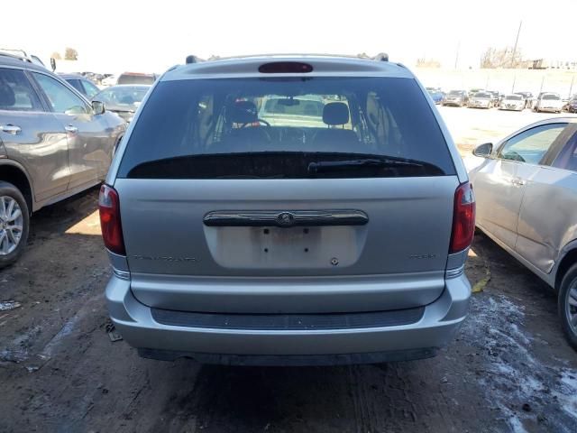 2005 Chrysler Town & Country Touring