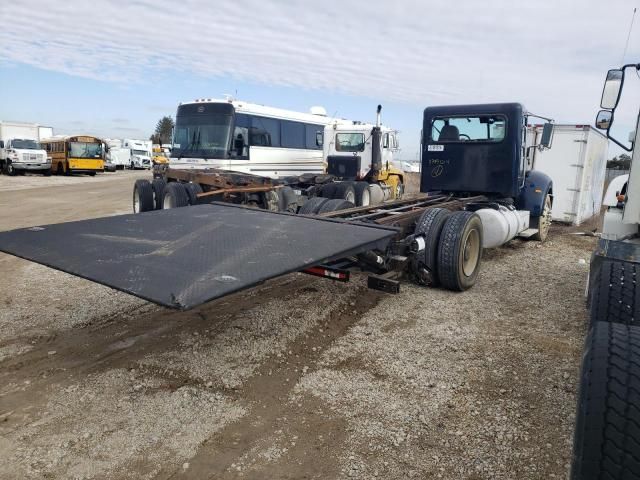 2006 Peterbilt 335