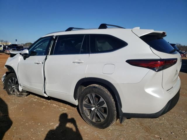 2022 Toyota Highlander XLE