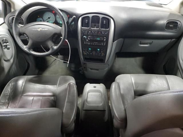 2005 Chrysler Town & Country Touring