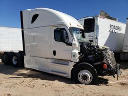 Camiones salvage sin ofertas aún a la venta en subasta: 2020 Freightliner Cascadia 126