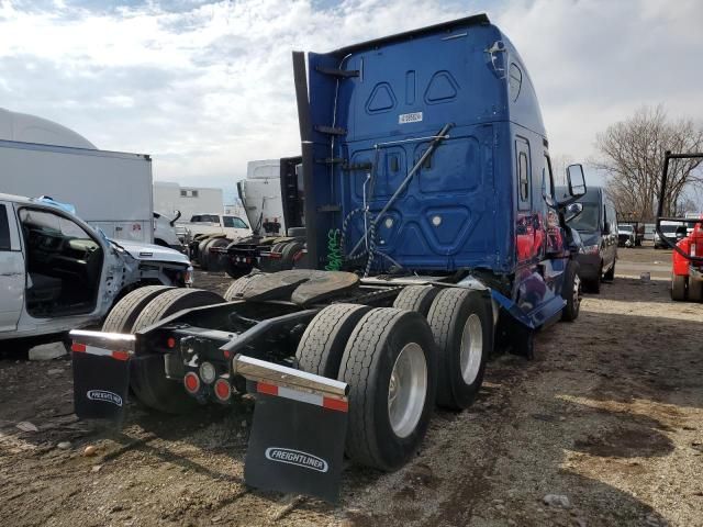 2020 Freightliner Cascadia 126