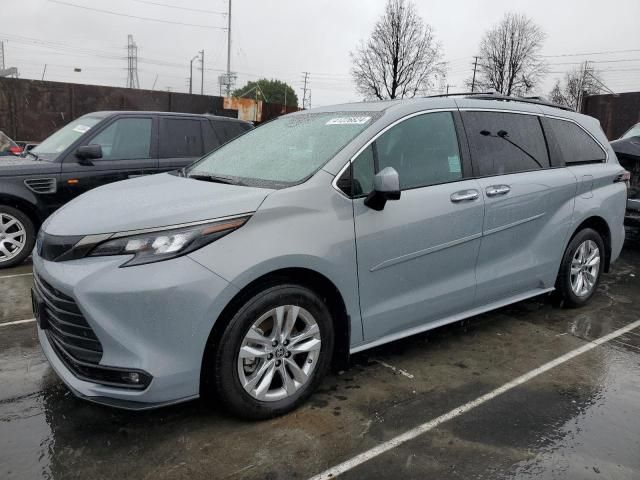 2022 Toyota Sienna XLE