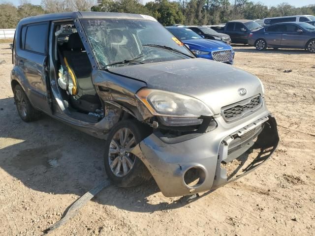 2013 KIA Soul +