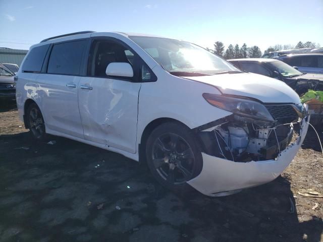 2018 Toyota Sienna SE