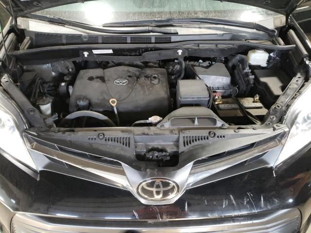 2020 Toyota Sienna XLE