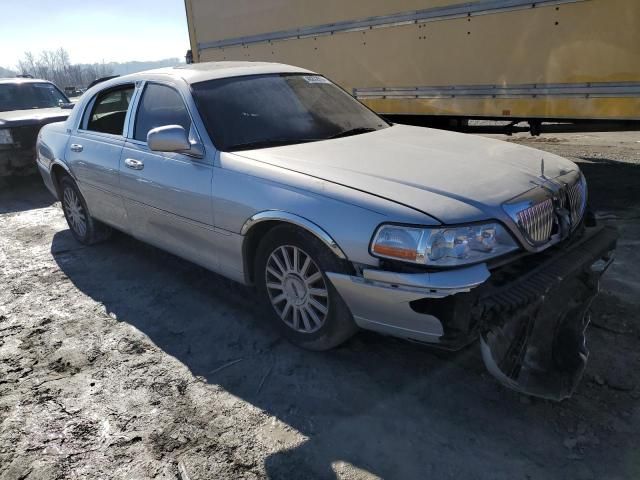 2005 Lincoln Town Car Signature Limited