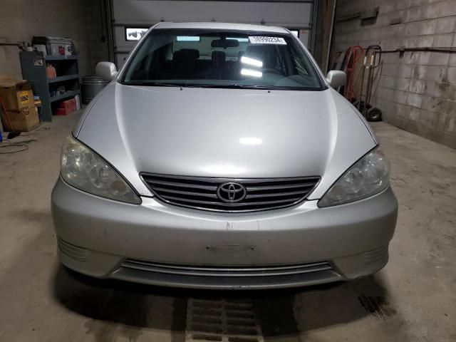 2005 Toyota Camry LE