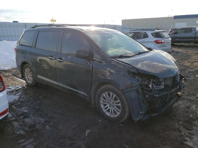 2017 Toyota Sienna XLE