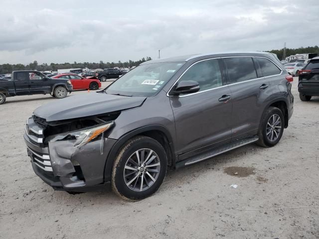 2017 Toyota Highlander SE